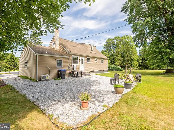 5th image of 315 Oak Ln W