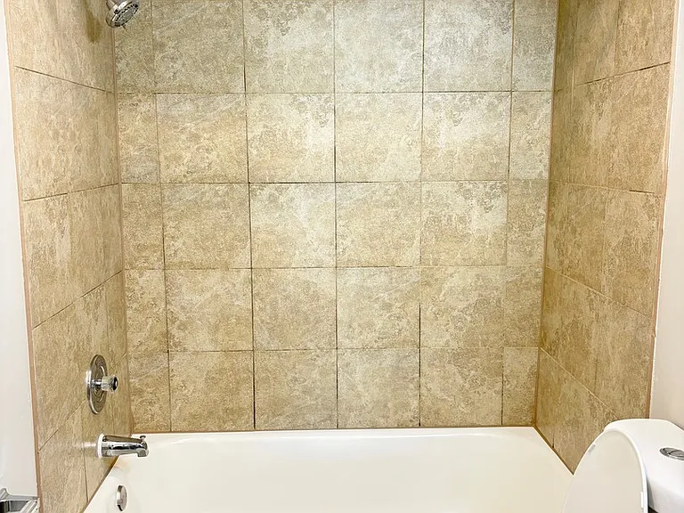 724 Oakton Rd — Photo 11