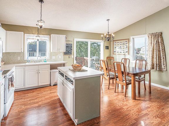 4th image of 11761 Haymeadow Ct