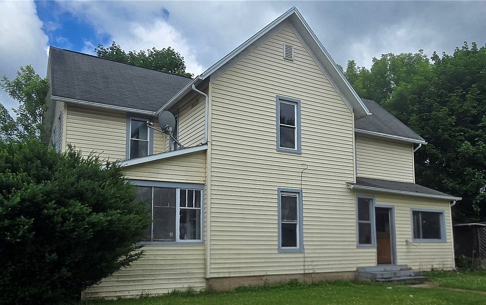 1st image of 400 Baty St