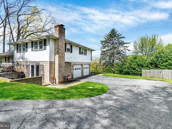 4th image of 390 Meggon Rd