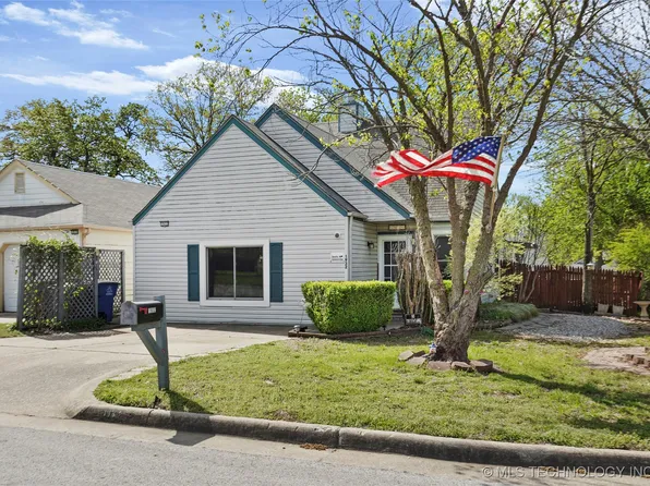 1932 W 61st Pl, Tulsa, OK 74132