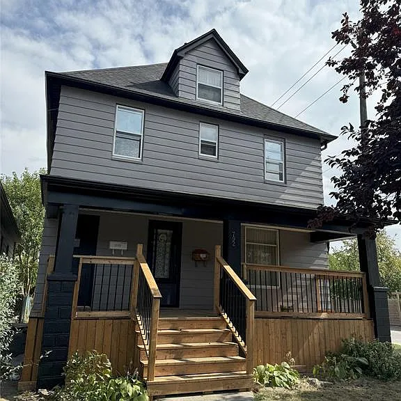 792 Pierre Ave #UPPER — Photo 1