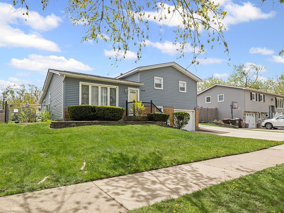 2nd image of 5815 Victoria Dr