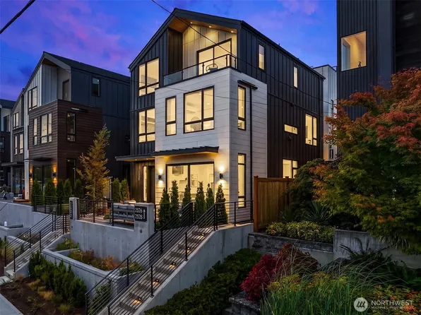 2530 30th Avenue W, Seattle, WA 98199