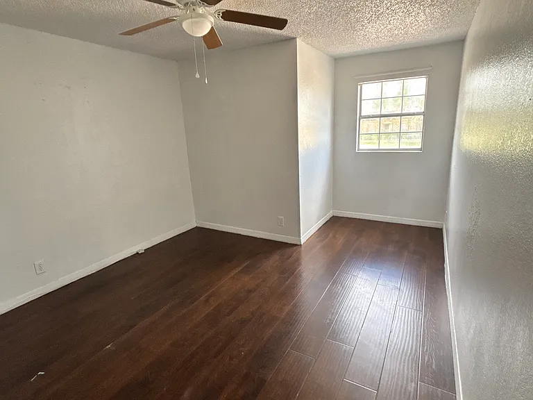 804 Saint Andrews Ct — Photo 19
