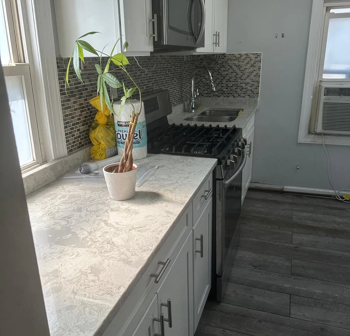 Studio, 550 sqft, $1,700 — Photo 4