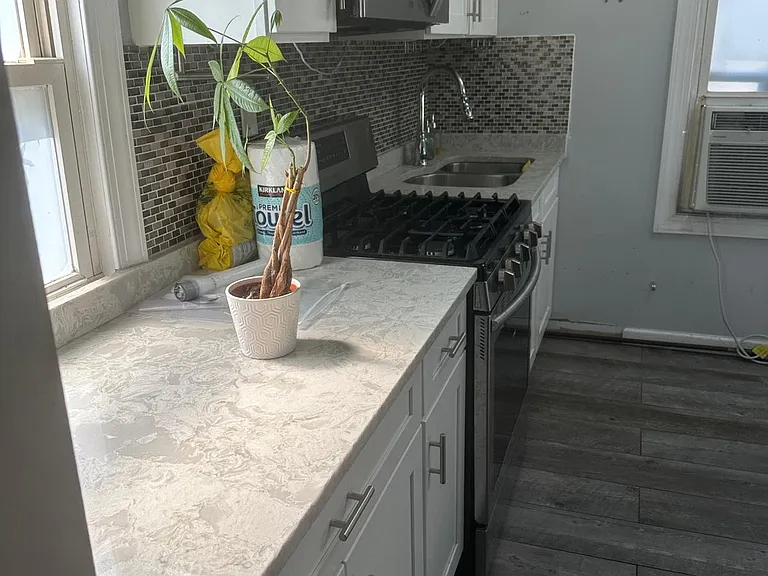 26 Lafayette Pl #2B — Photo 3