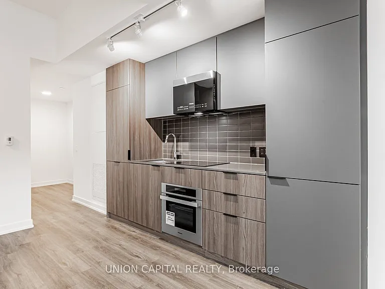 28 Eastern Ave #Townhouse 109 — Photo 12