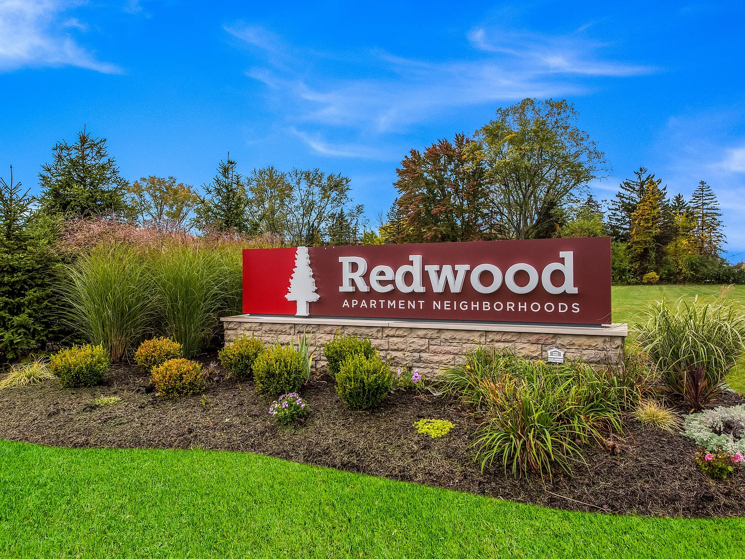 Redwood Macomb — Photo 4
