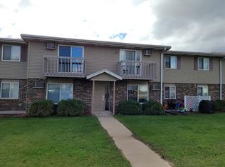 534 E Slifer St #4, Portage, WI 53901