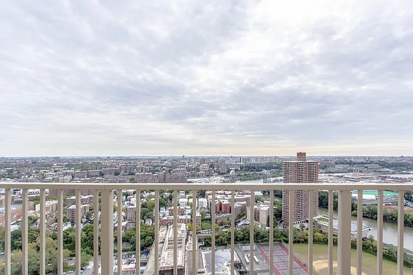 Rented by Olnick Organization | media 10