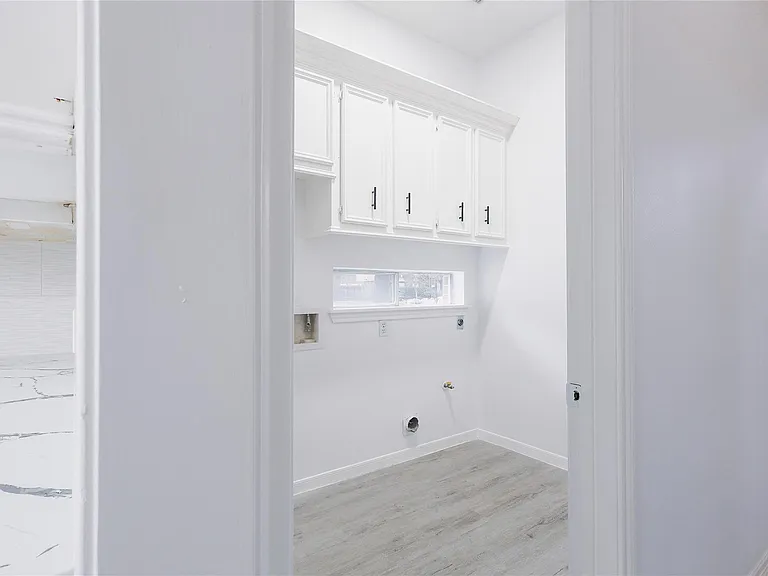 17527 Sandy Cliffs Dr — Photo 44