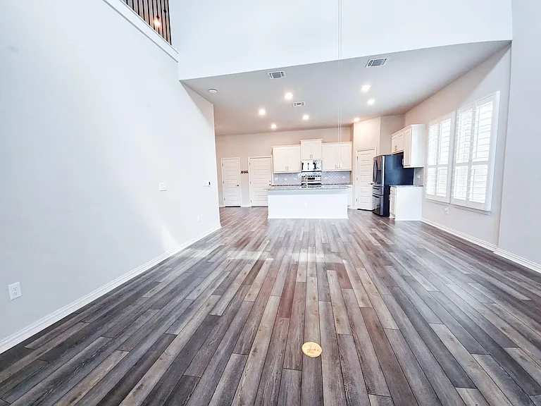 12716 Bloomington Dr — Photo 12