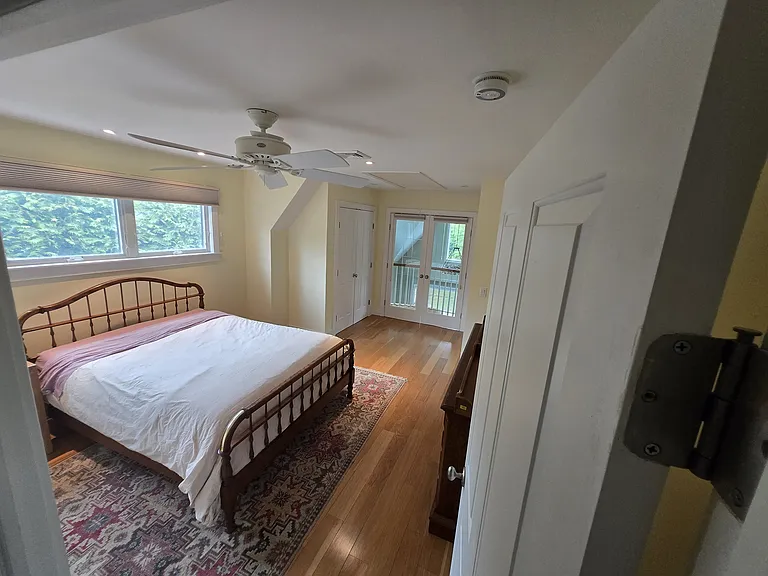 48 Jessup Ave — Photo 13
