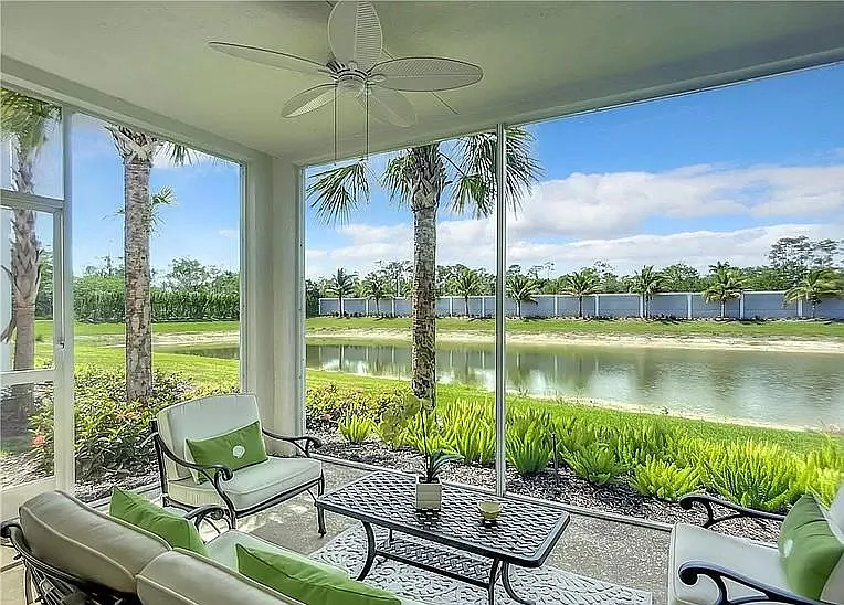 2555 Seychelles Dr — Photo 3