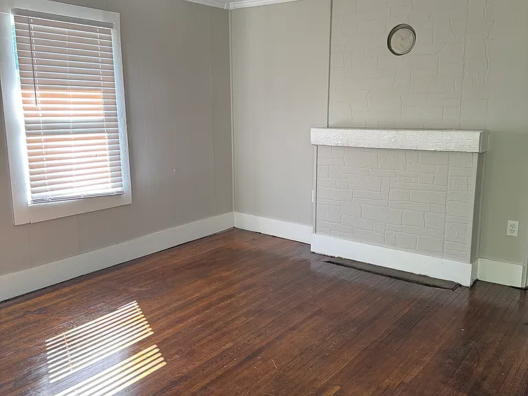 1210 Vermont Ave #2 — Photo 3