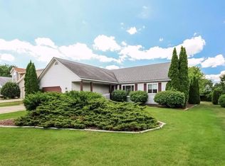 6420 Robison Ln, Saline, MI