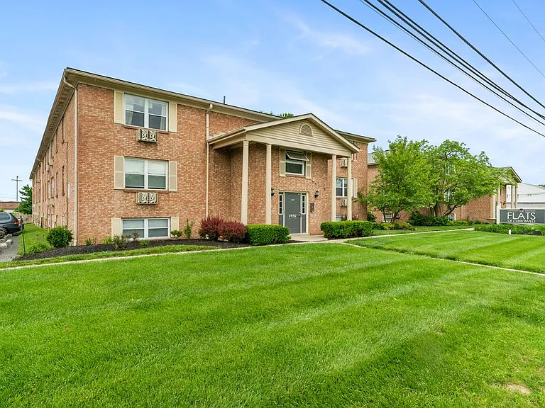 4991 Arbor Village Dr — Photo 2