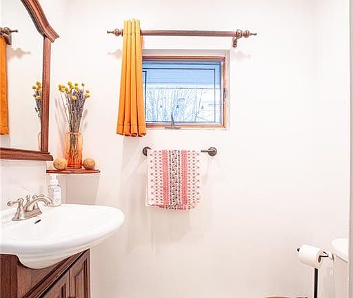 5th image of 18 Grasmere Ct
