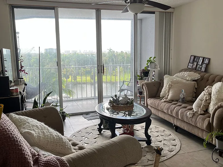 1700 NW North River Dr #803 — Photo 6