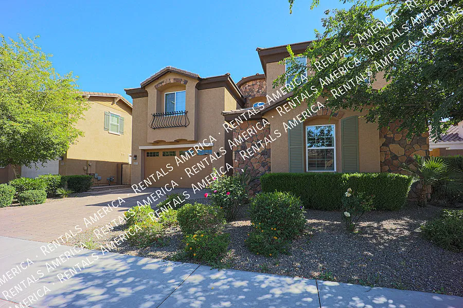 5 Bedroom 5.5 bath in Chandler — Photo 1