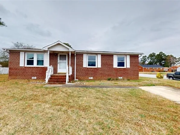 1018 Lake Kennedy Dr, Suffolk, VA 23434