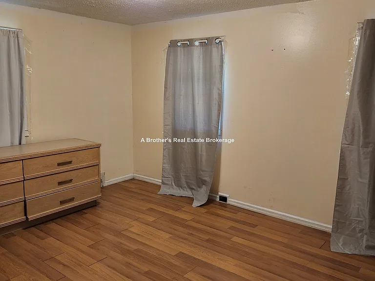 50 Oakdale Ave — Photo 12