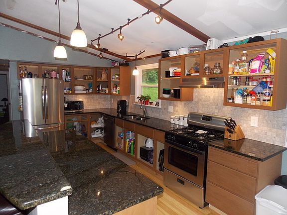 4th image of 29 Hilltop Dr