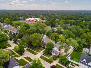 297 Taylor Ave, Glen Ellyn, IL 60137