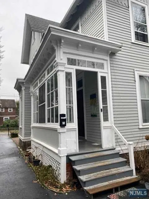 1 bed, 900 sqft, $2,000 — Photo 2