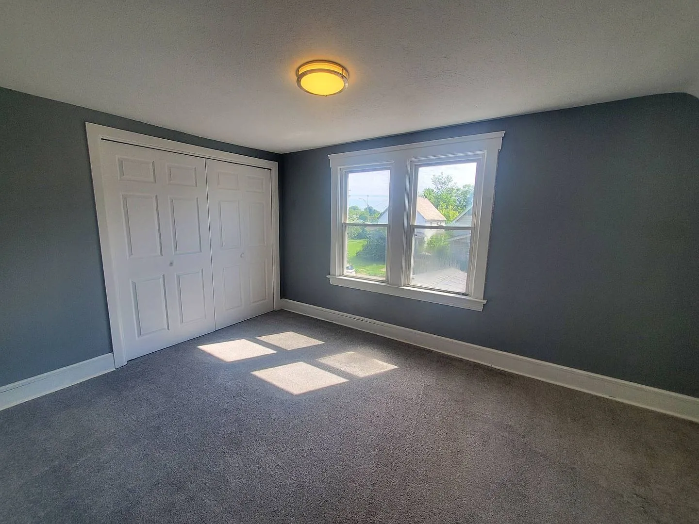 Charming 3-Bedroom Property in Prime Location — Photo 1