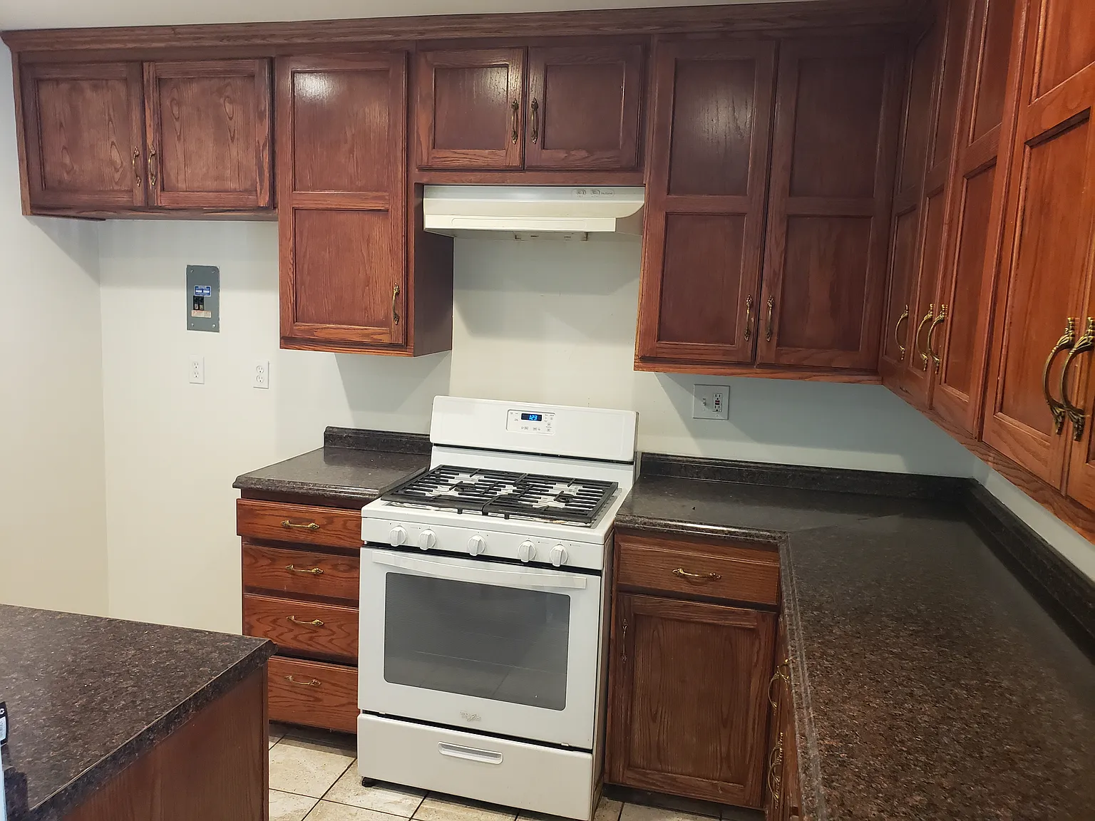 2 bed, 758 sqft, $2,500 — Photo 4