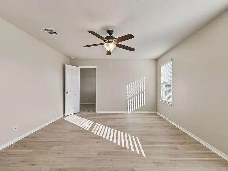 8810 Double Oak — Photo 16