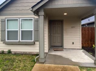 1095 N Pacific Hwy #99, Cottage Grove, OR 97424