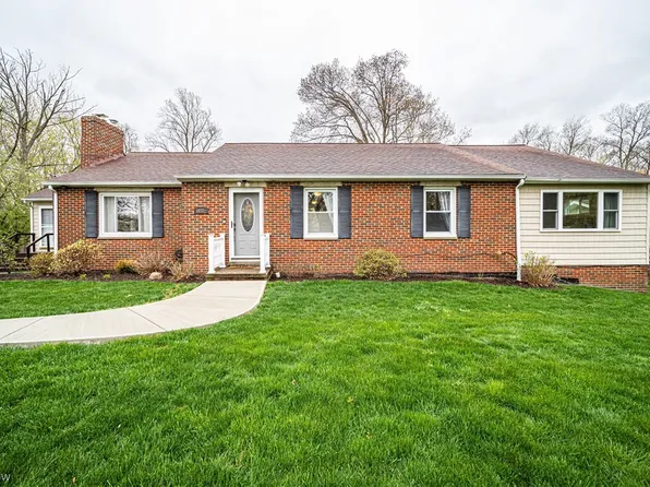 30512 Bridle Path Trl, Wickliffe, OH 44092