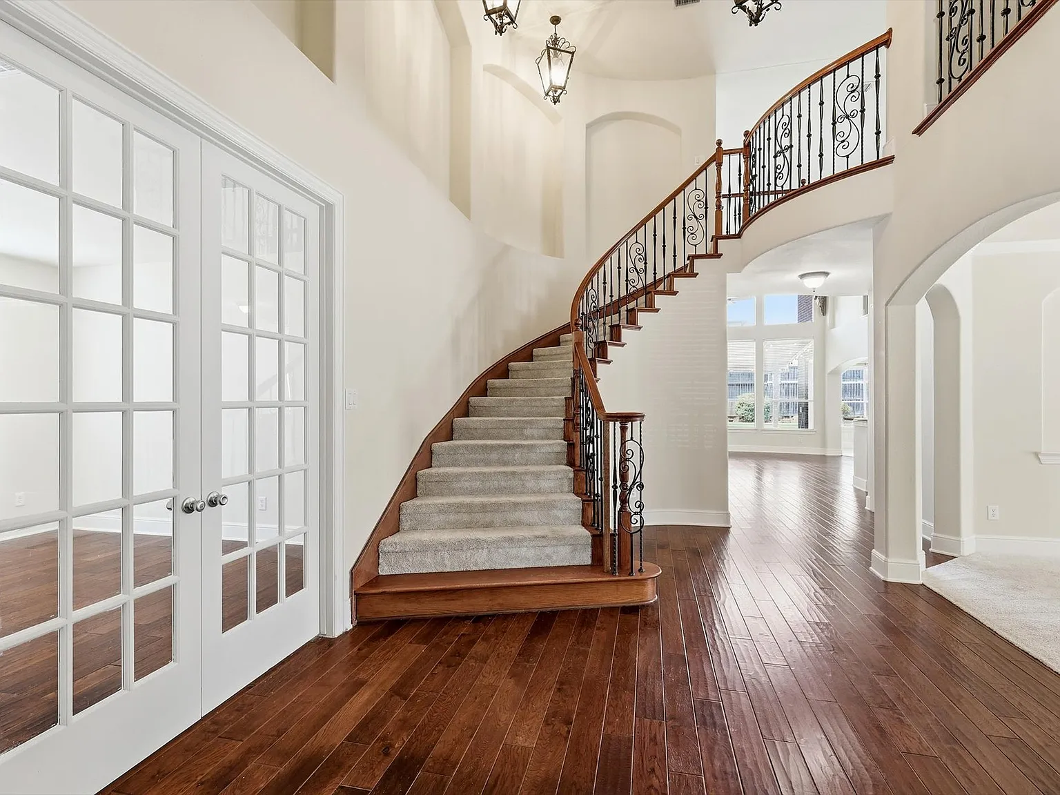 5 bed, 4868 sqft, $4,000 — Photo 4