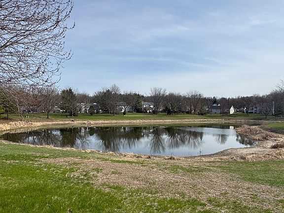 3rd image of 118 Strawbridge Dr