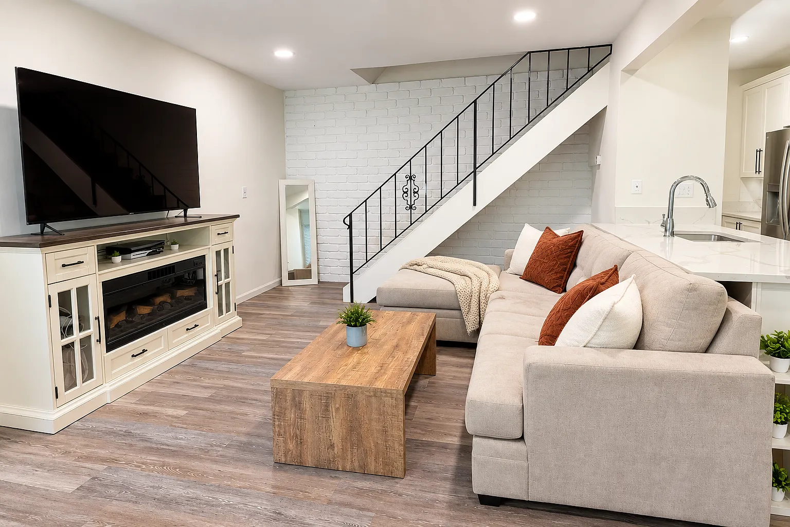 2 bed, 835 sqft, $3,200 — Photo 1