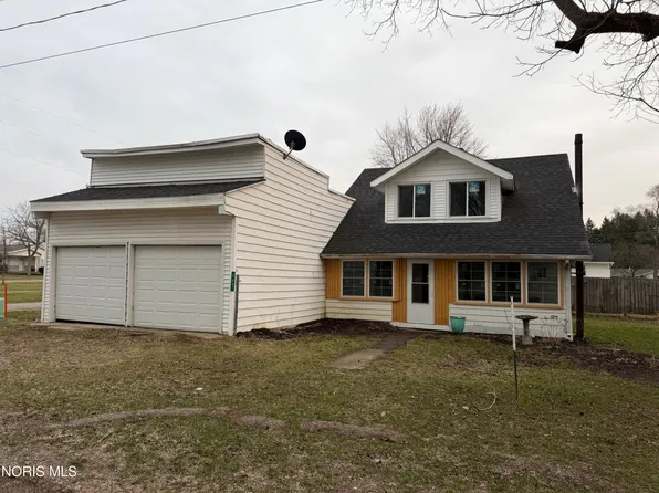 447 Washington St, Liberty Center, OH 43532