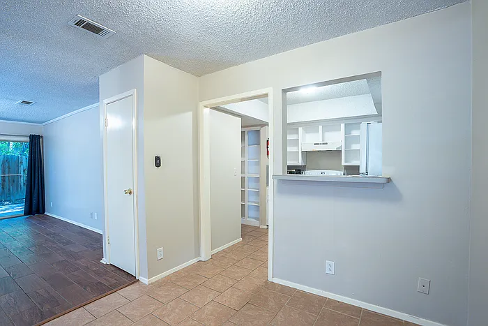9104 Quail Creek Dr #B — Photo 12