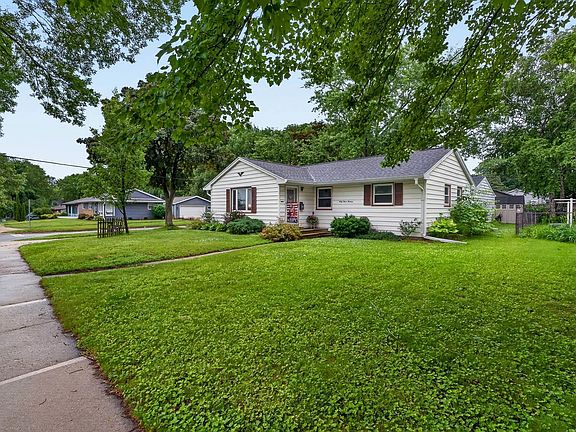 3rd image of 4313 School Rd