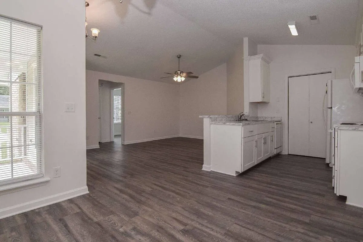 9513 Raven Dr in Ladson, SC 29456 — Photo 2