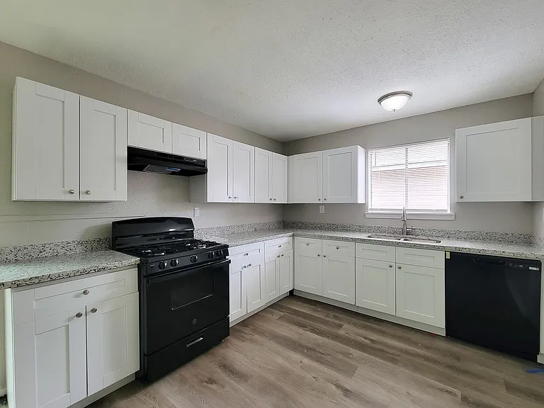3121 Proswimmer St — Photo 16