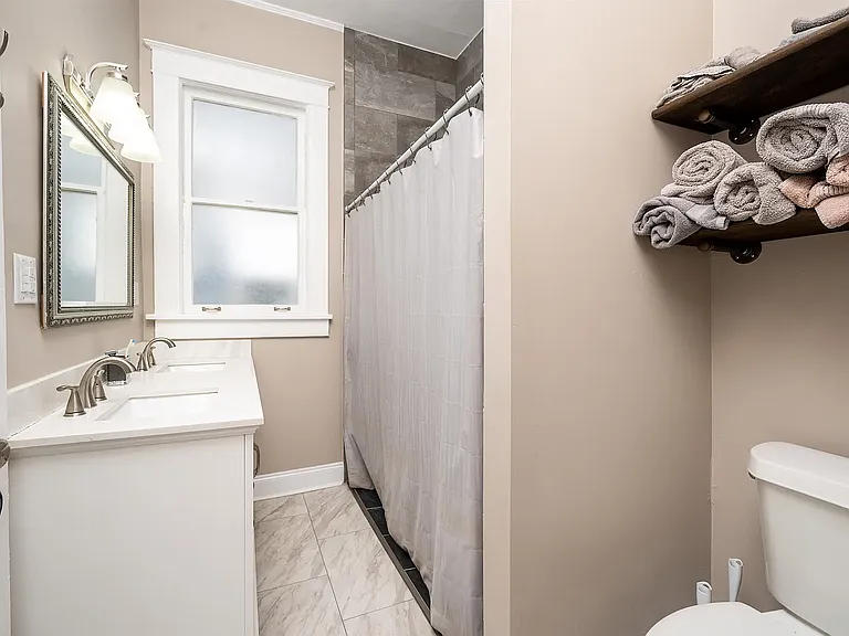 1347 Harbert Ave — Photo 15