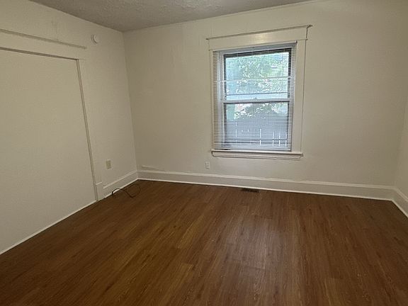 3rd image of 661 Maxwelton Ct