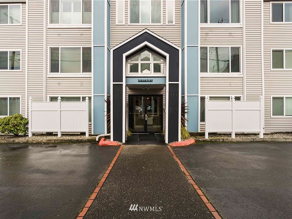 1st image of 25 N Broadway #205