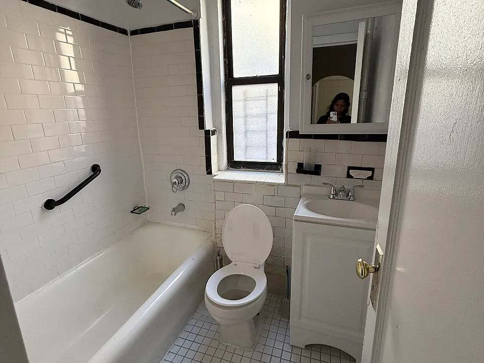 2187 Holland Ave #6