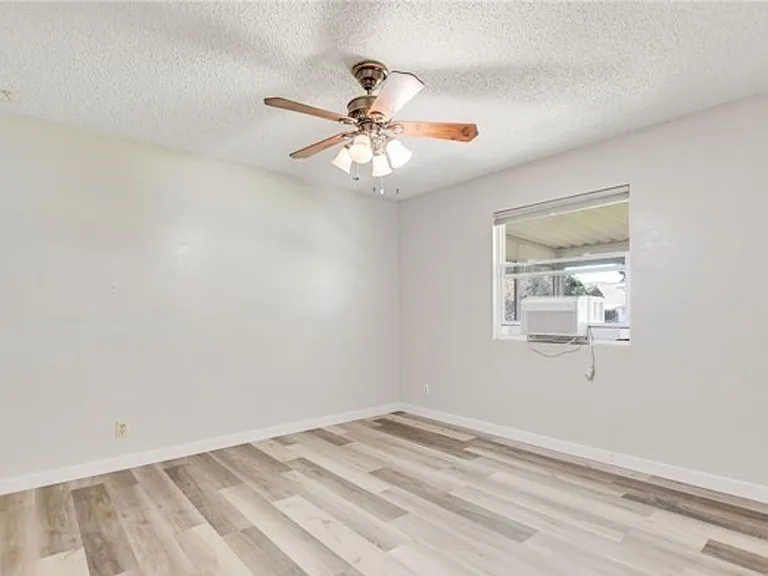 22301 Osprey Ct — Photo 10