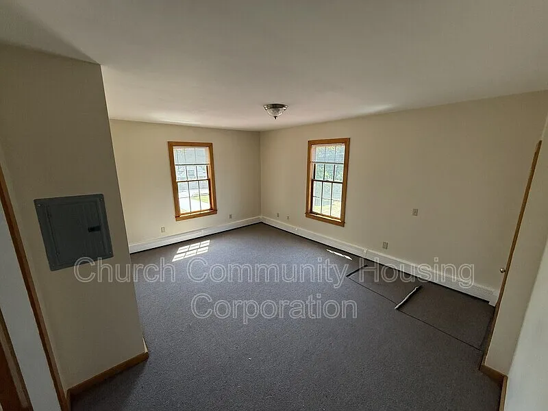 3 bed, 1.0 bath, $3,050 — Photo 3